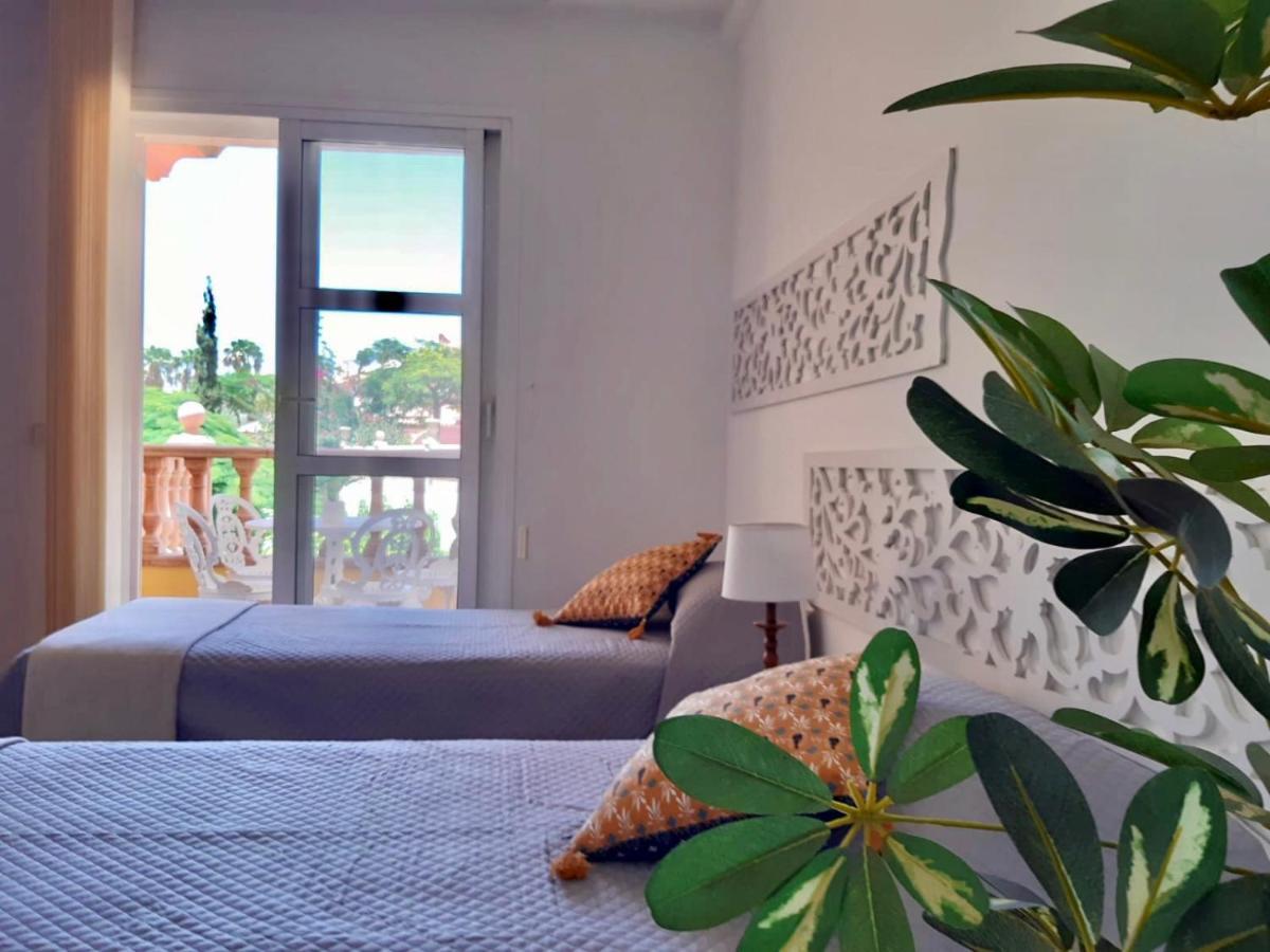 Villa Duque Holidays Адехе Экстерьер фото